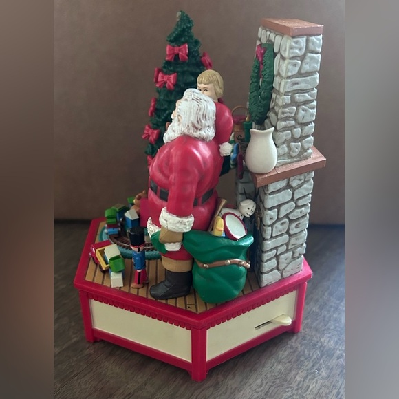 Vintage Enesco Small World of Music "A Visit From Santa Claus" musical figurine - Picture 3 of 9